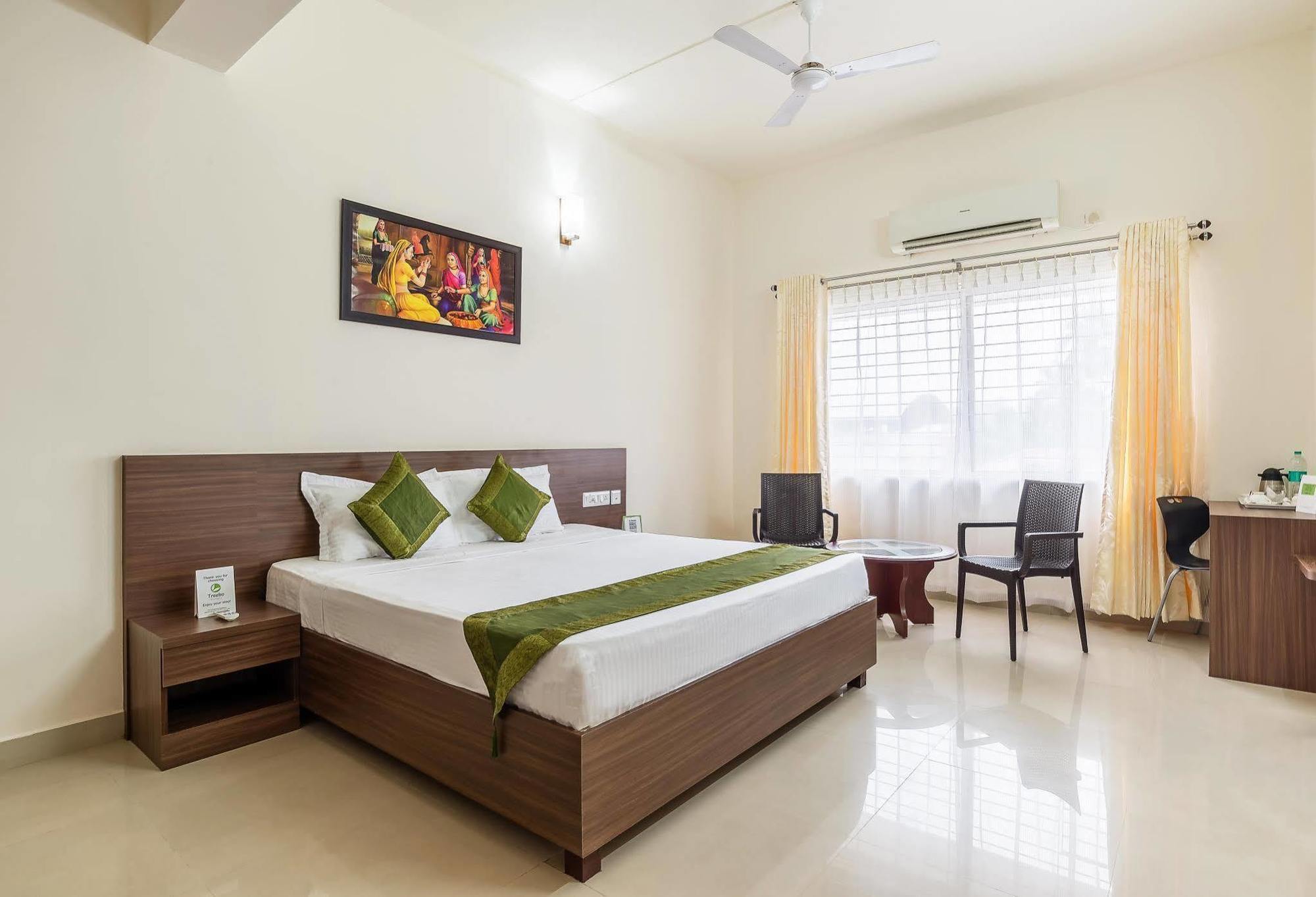 Treebo Pappilon Palace - Pvs Circle Mangalore Exterior foto